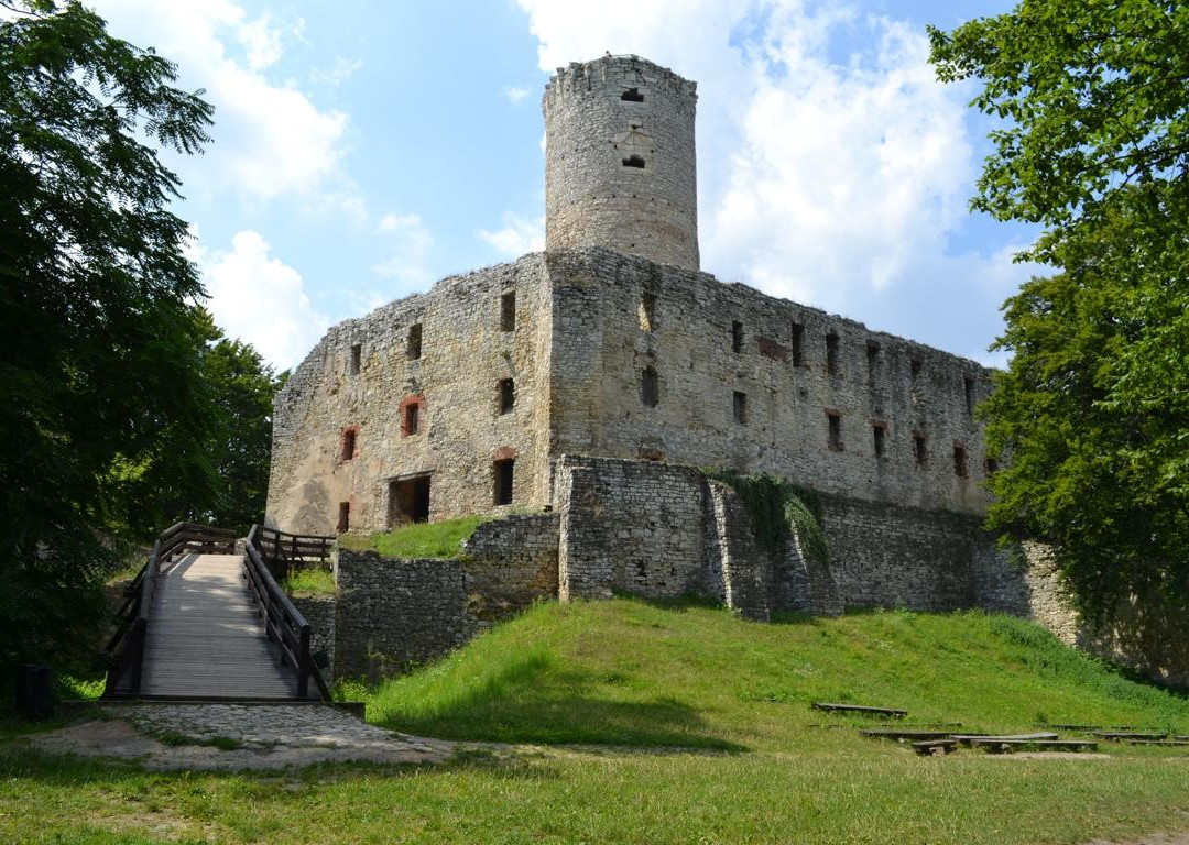 Lipowiec Castle景点图片