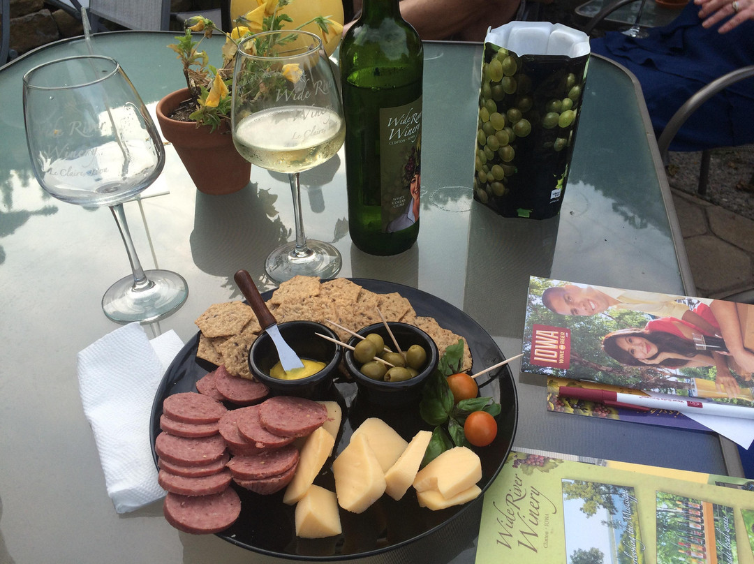 Wide River Winery Tasting Room景点图片