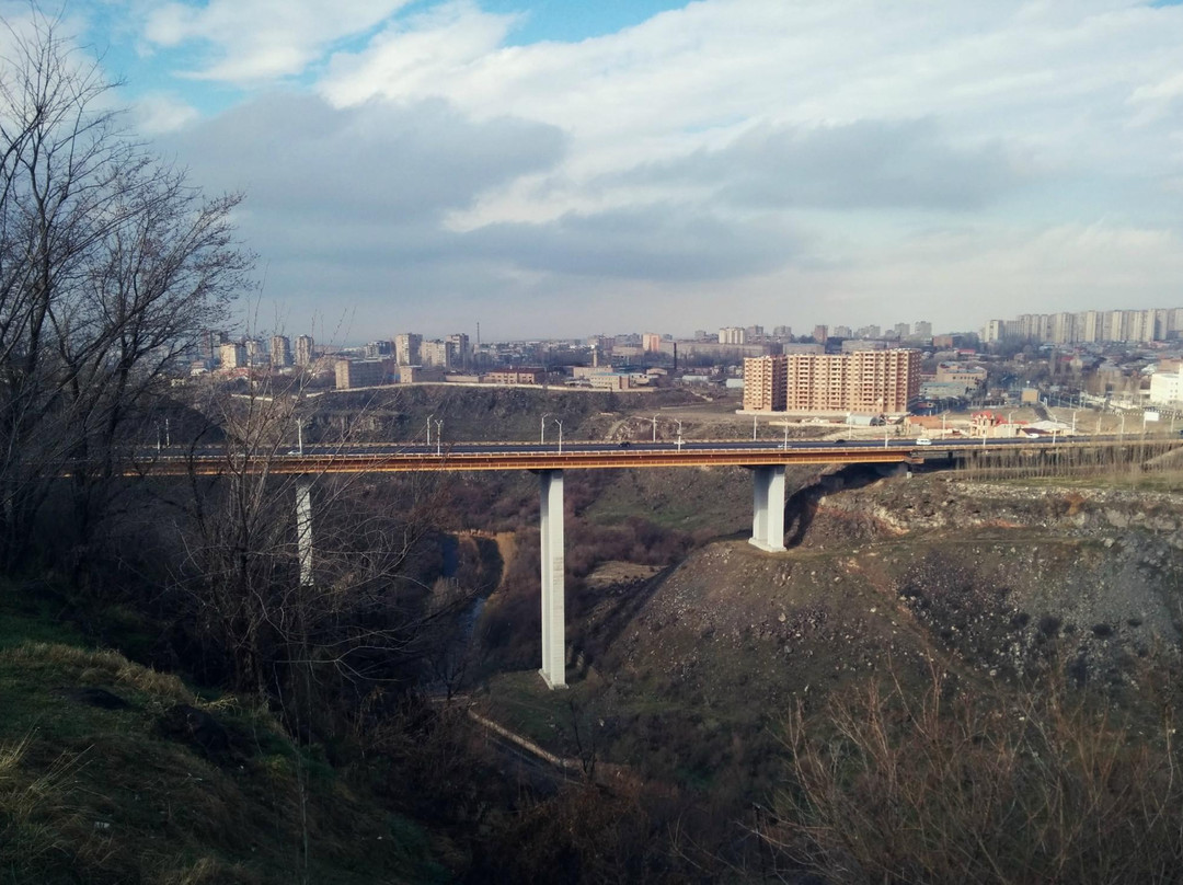 Davtashen Bridge-埃里温必去景点