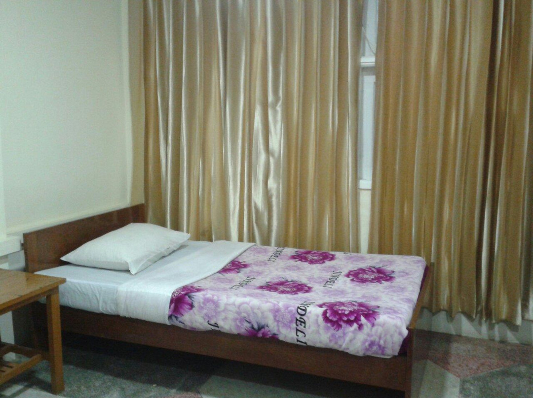 Golden Arrow Hotel