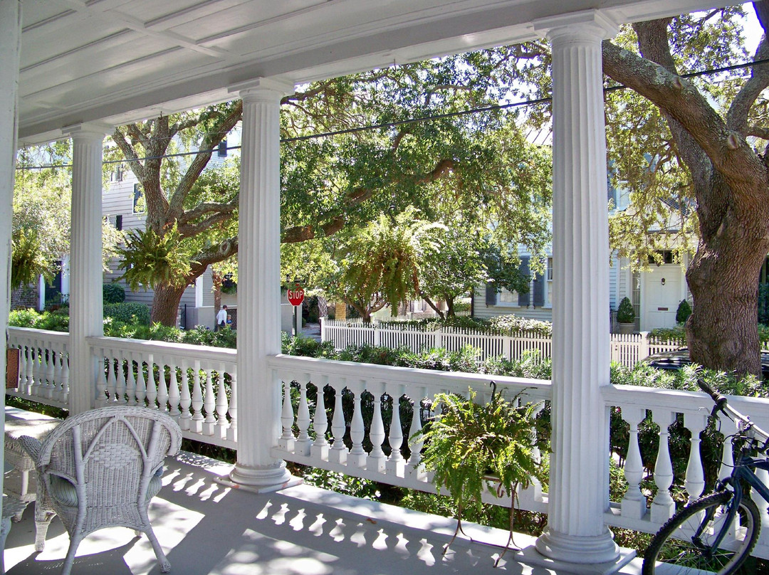 Antebellum Bed and Breakfast at Thomas Lamboll House主图
