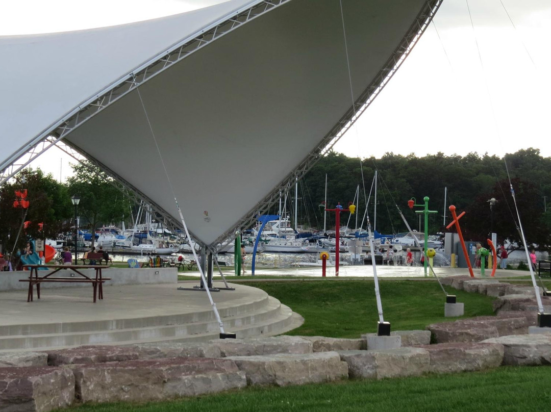 Municipal Marina-加纳诺克必去景点