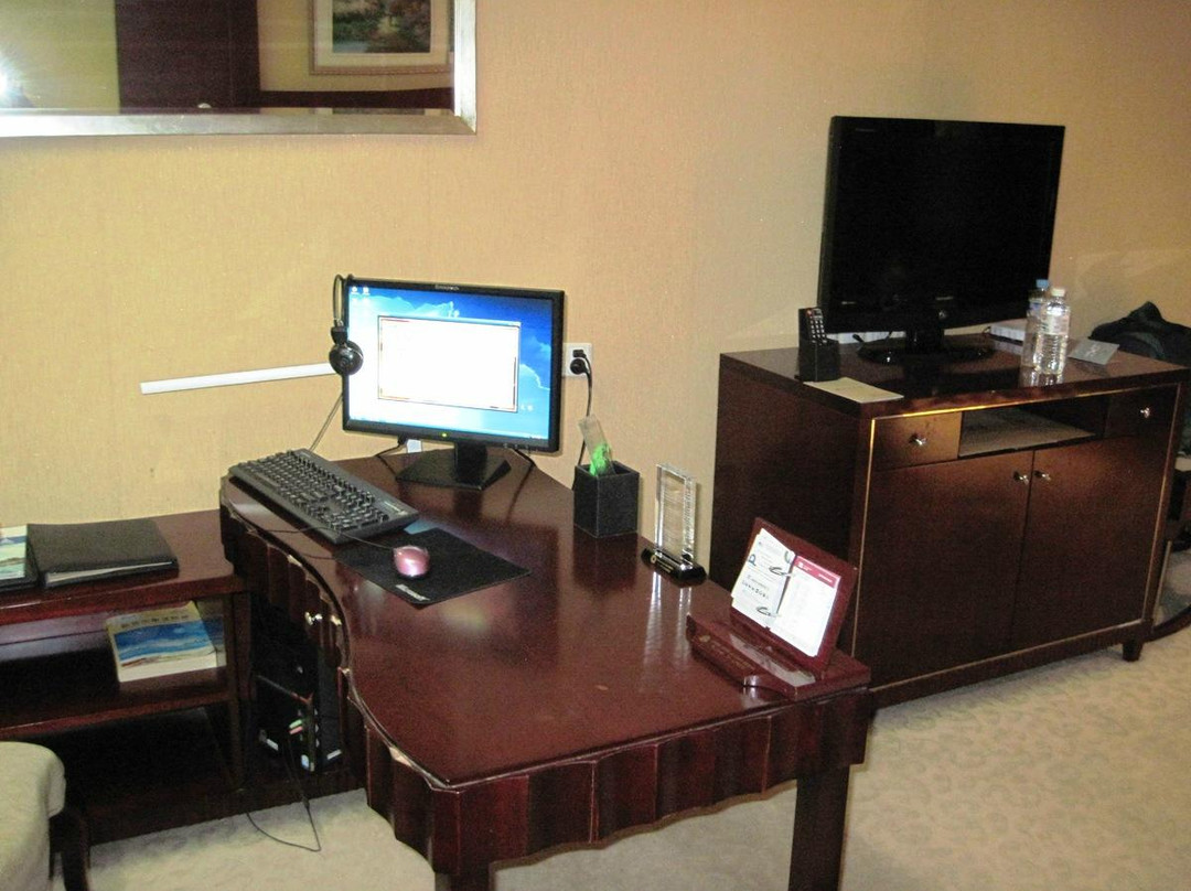 山东机械大厦酒店（滨海广场第一海水浴场店）主图