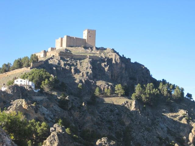 Castillo de Segura de La Sierra景点图片