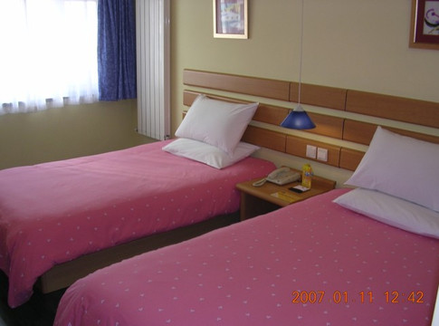 如家酒店·neo(大连中山广场地铁站天津街店)主图