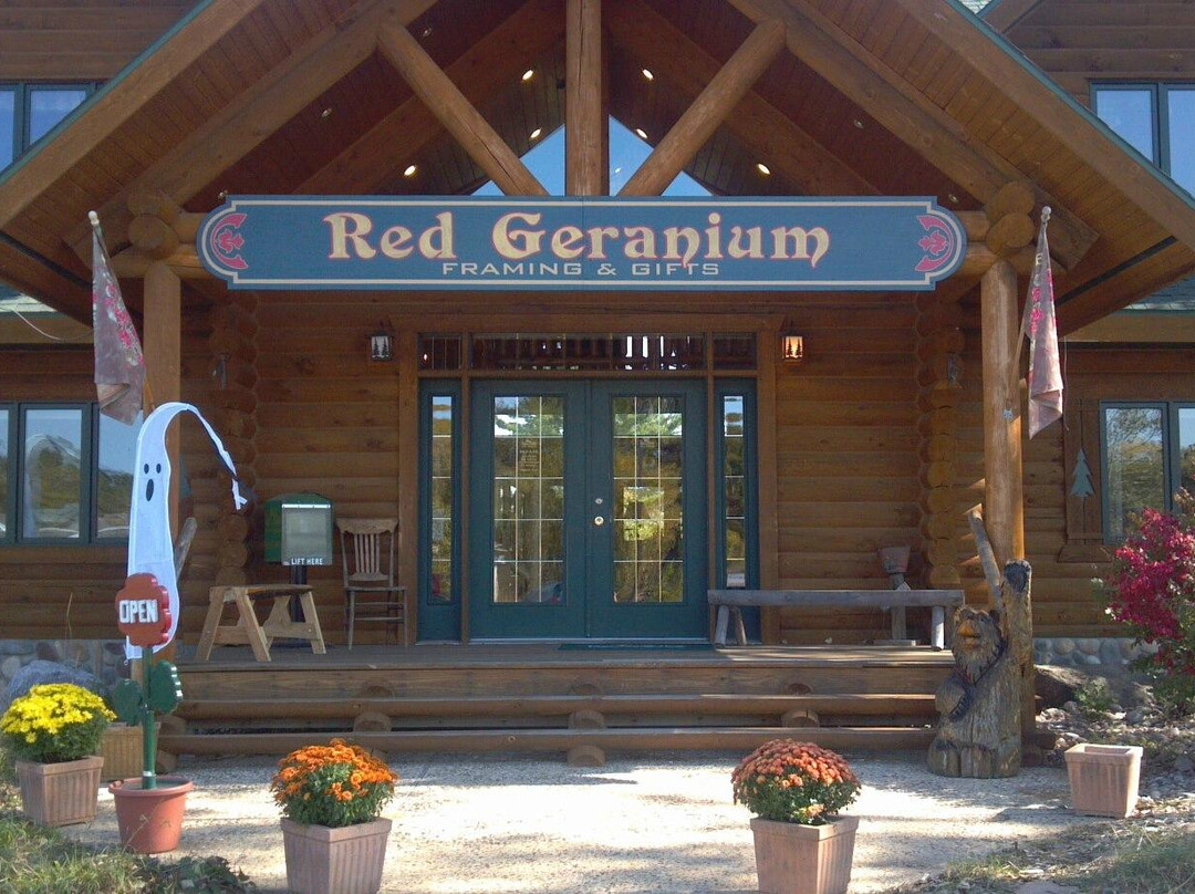 The Red Geranium Framing and Gifts景点图片