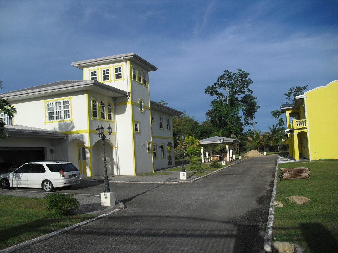 Piarco Village Suites主图
