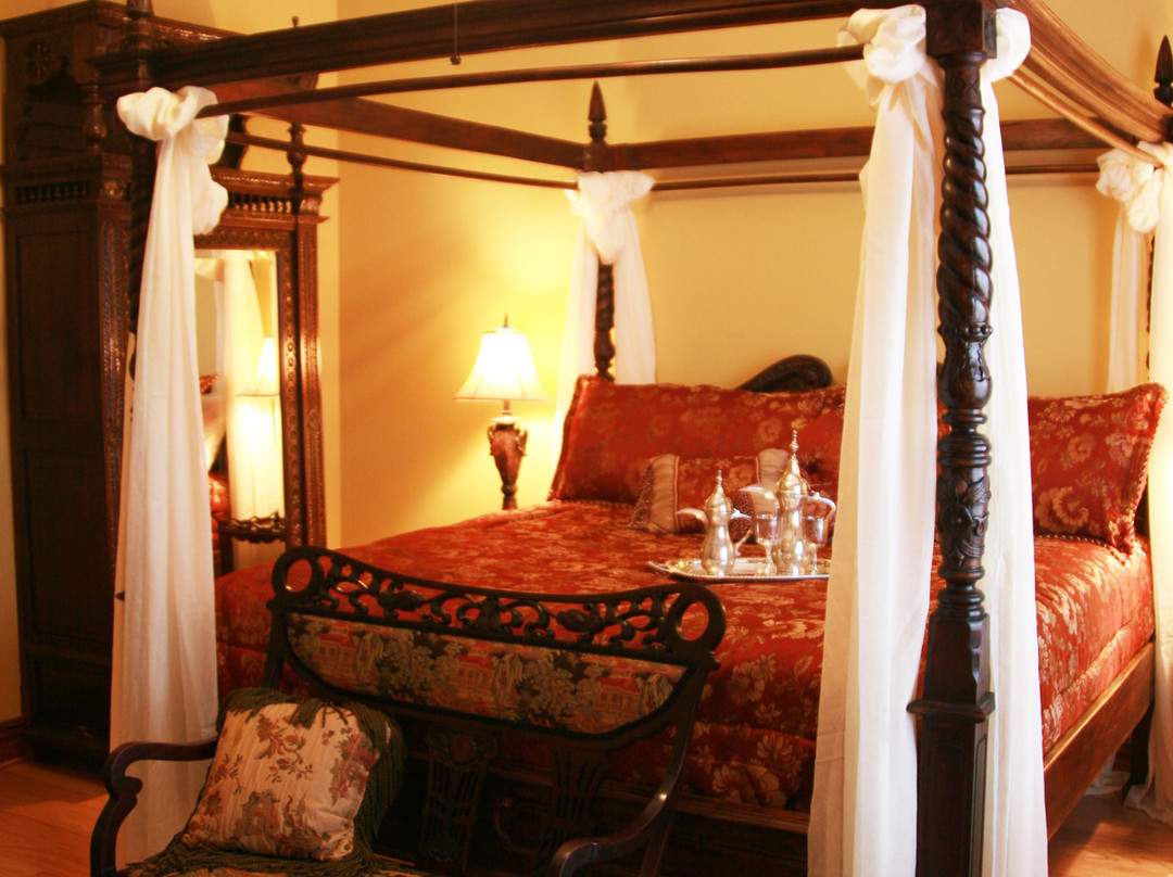 The Manor at Twin Oaks Bed and Breakfast主图