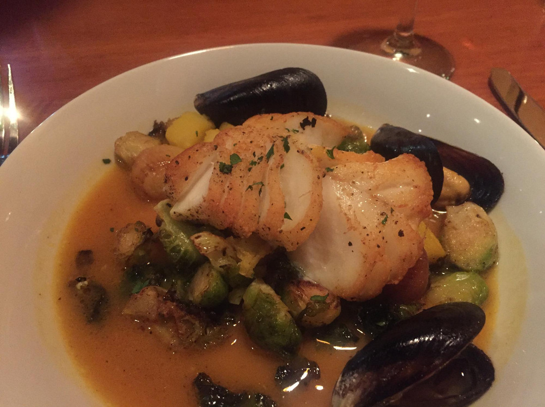 West Linn餐馆和美食-Chantrel Bar & Restaurant