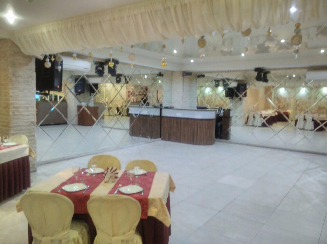 Krasnorechenskoye餐馆和美食-Grand