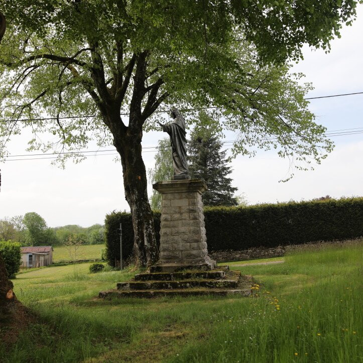Statue Sacré-Cœur de Jésus à La Marre