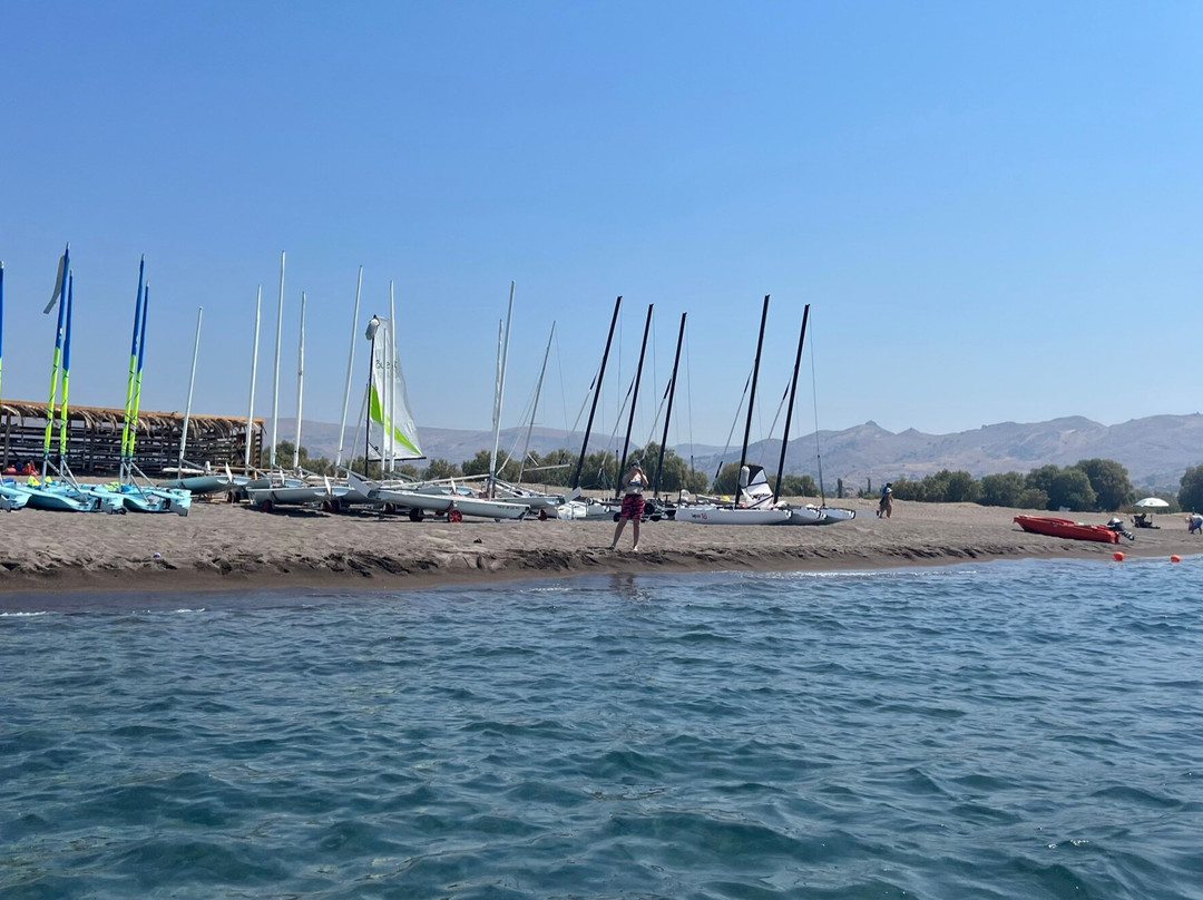 Aeolian Village Beach Resort主图