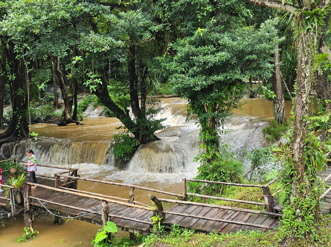 Kroeng Krawia Waterfall-桑卡拉武里必去景点