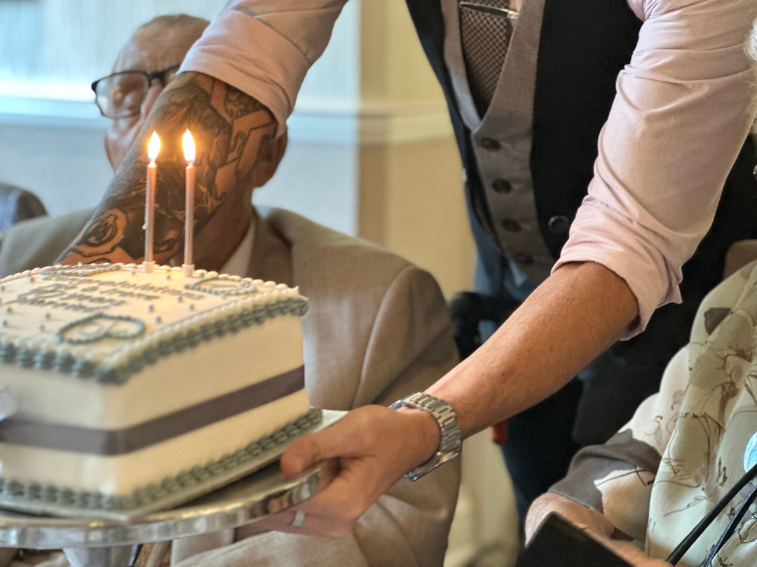 阿斯特利河畔酒店主图