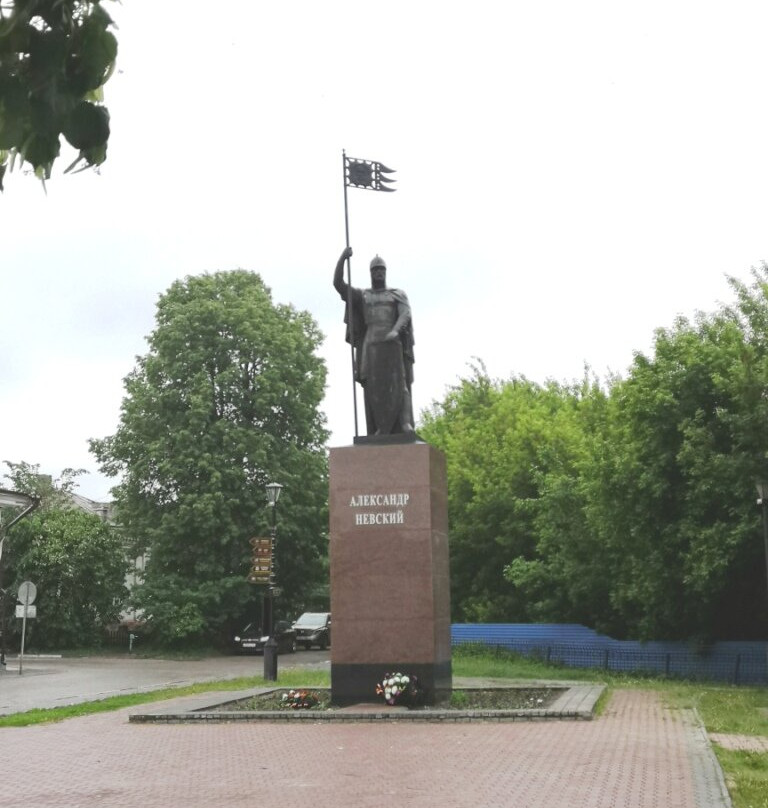 Monument to Alexander Nevskiy景点图片