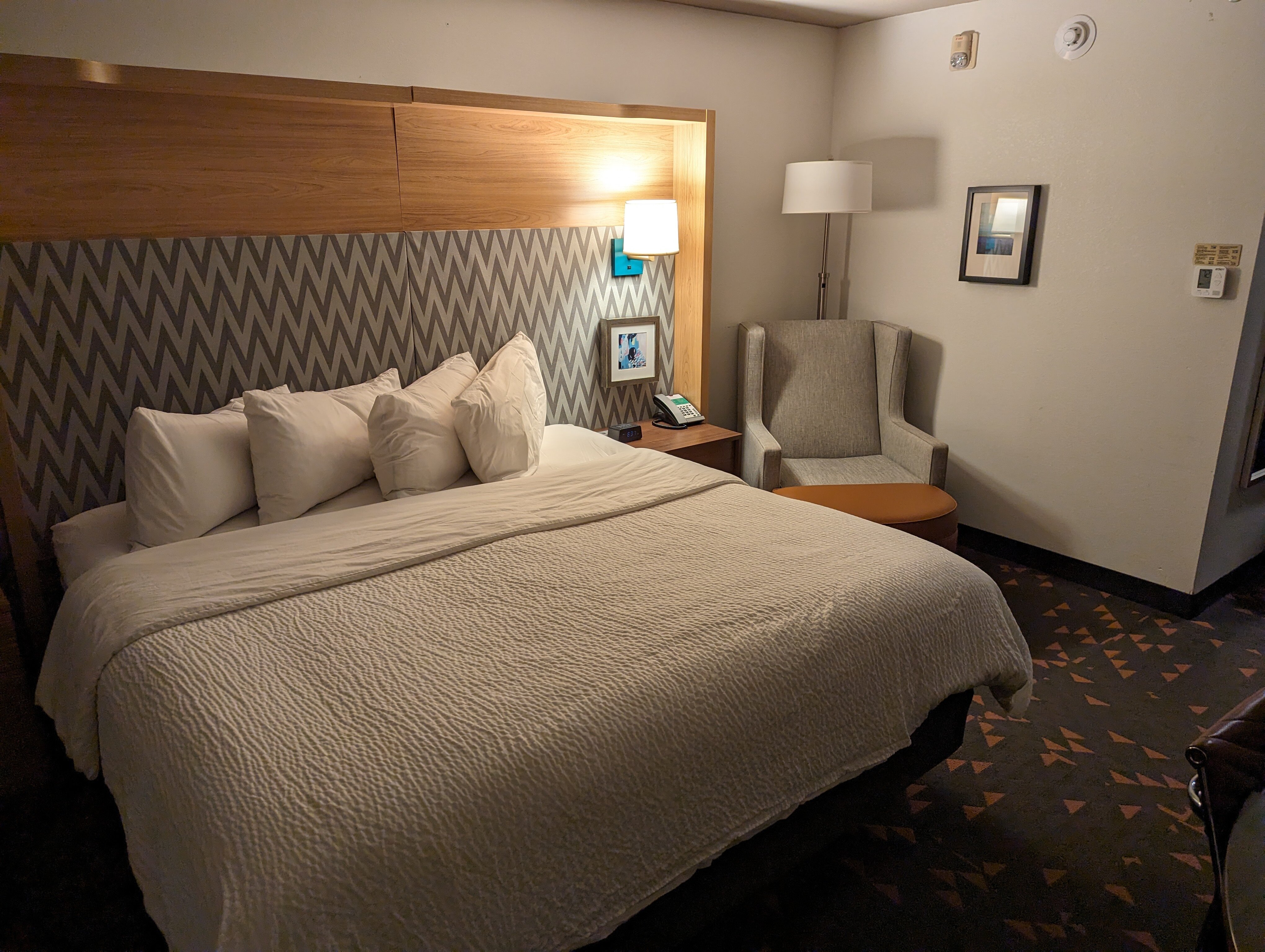 堪萨斯城机场假日酒店-官方