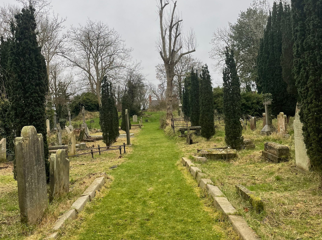 Friar's Bush Graveyard景点图片