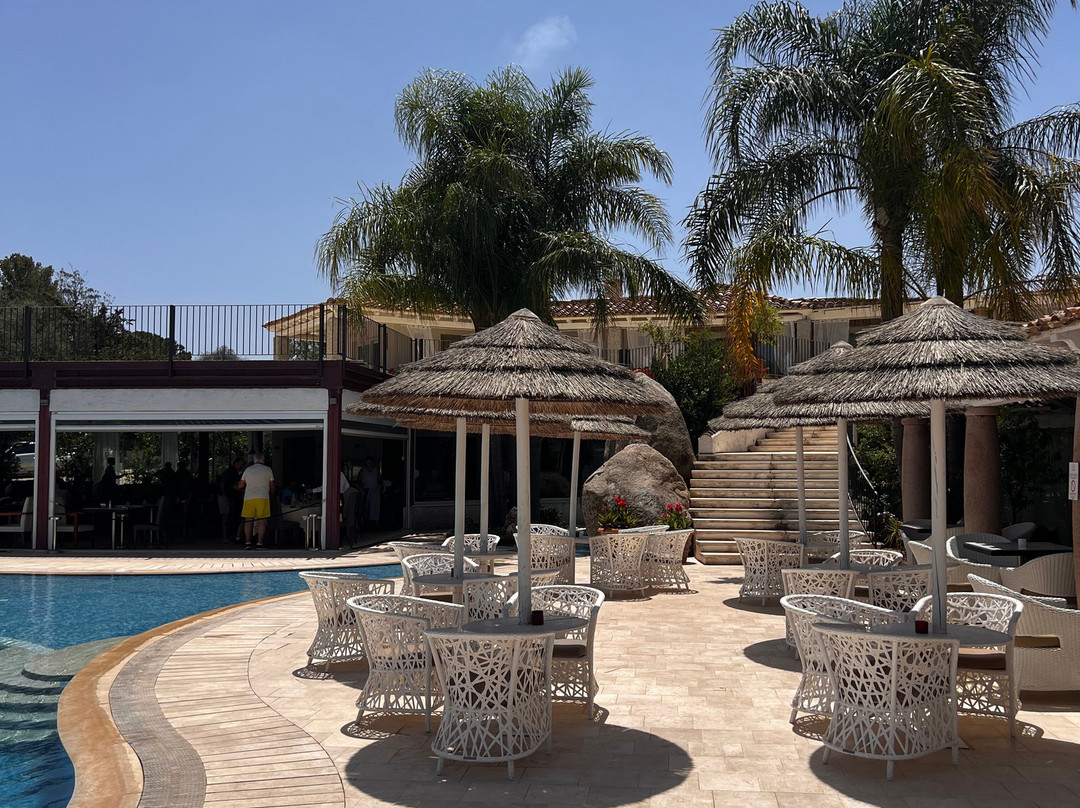 维拉斯别墅度假酒店主图