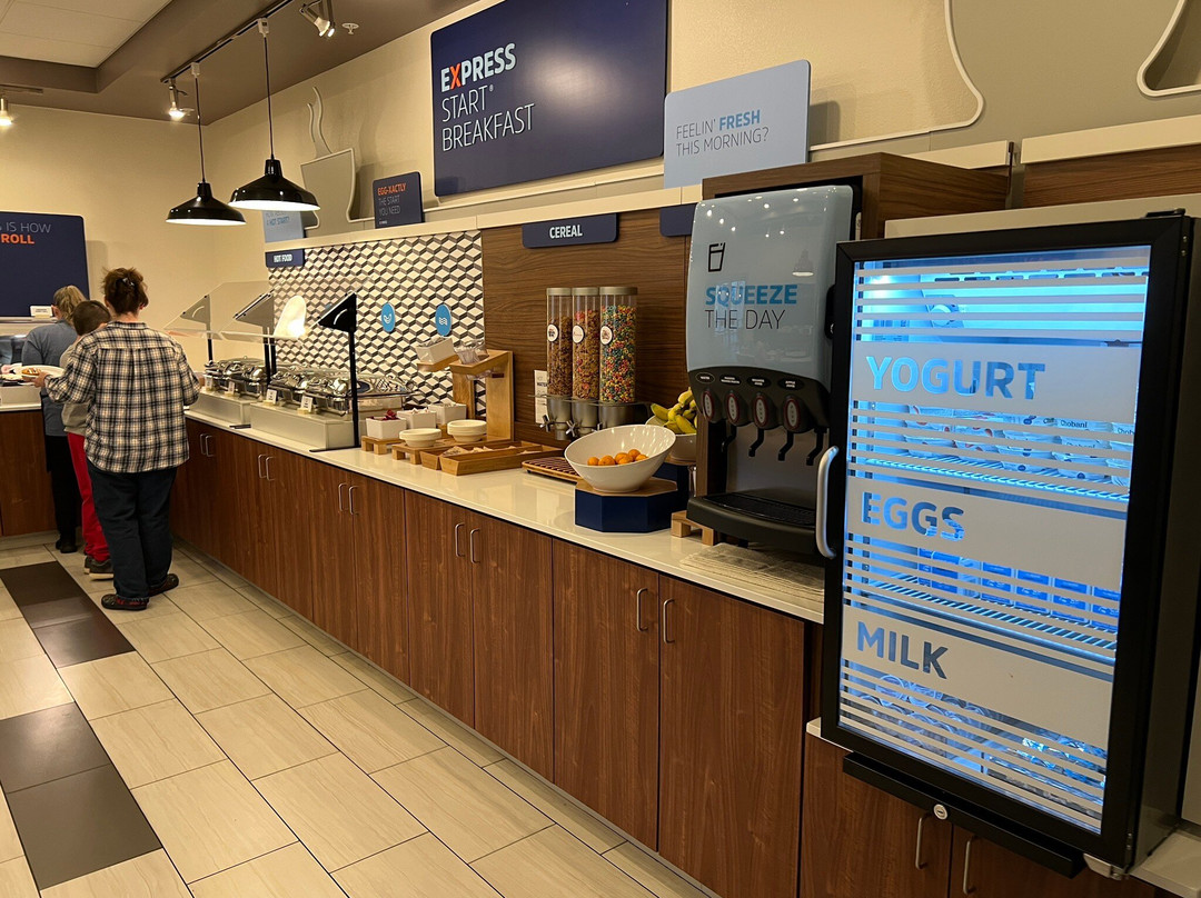 Holiday Inn Express & Suites Salem North - Keizer By IHG主图