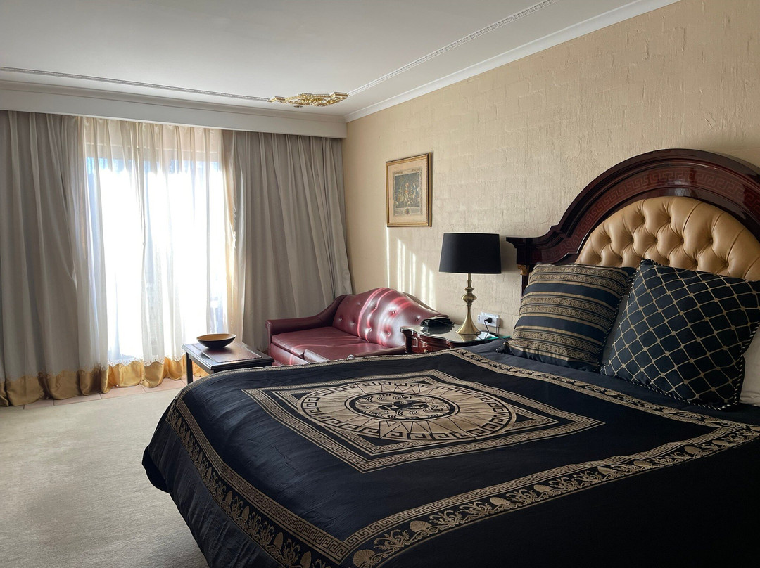 Albury Manor House主图