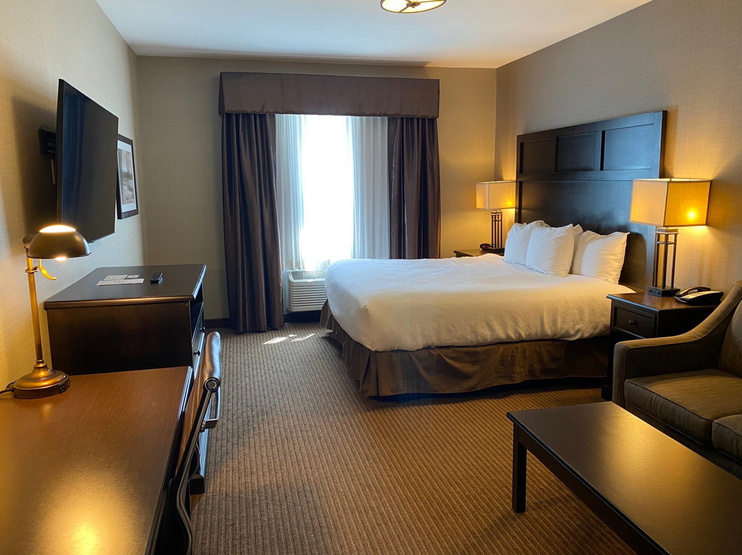 Best Western Plus Okotoks Inn & Suites主图