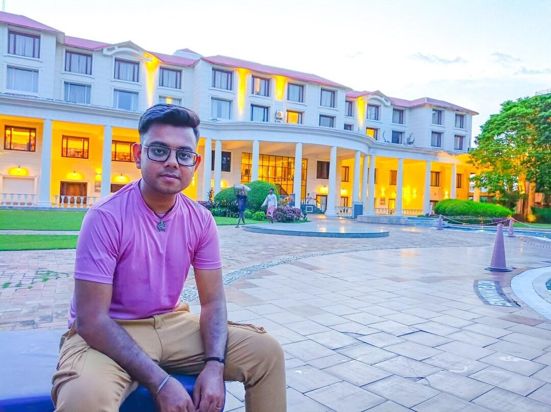 潘奇瓦蒂财富公园酒店主图