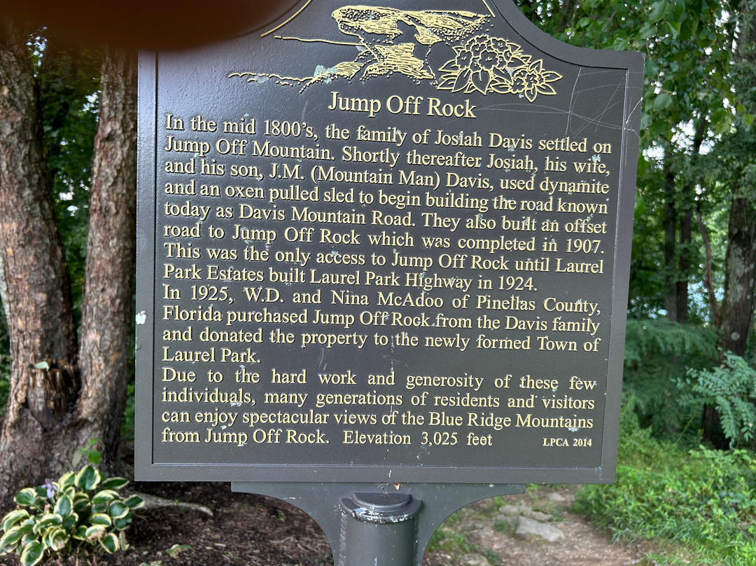 Jump Off Rock景点图片