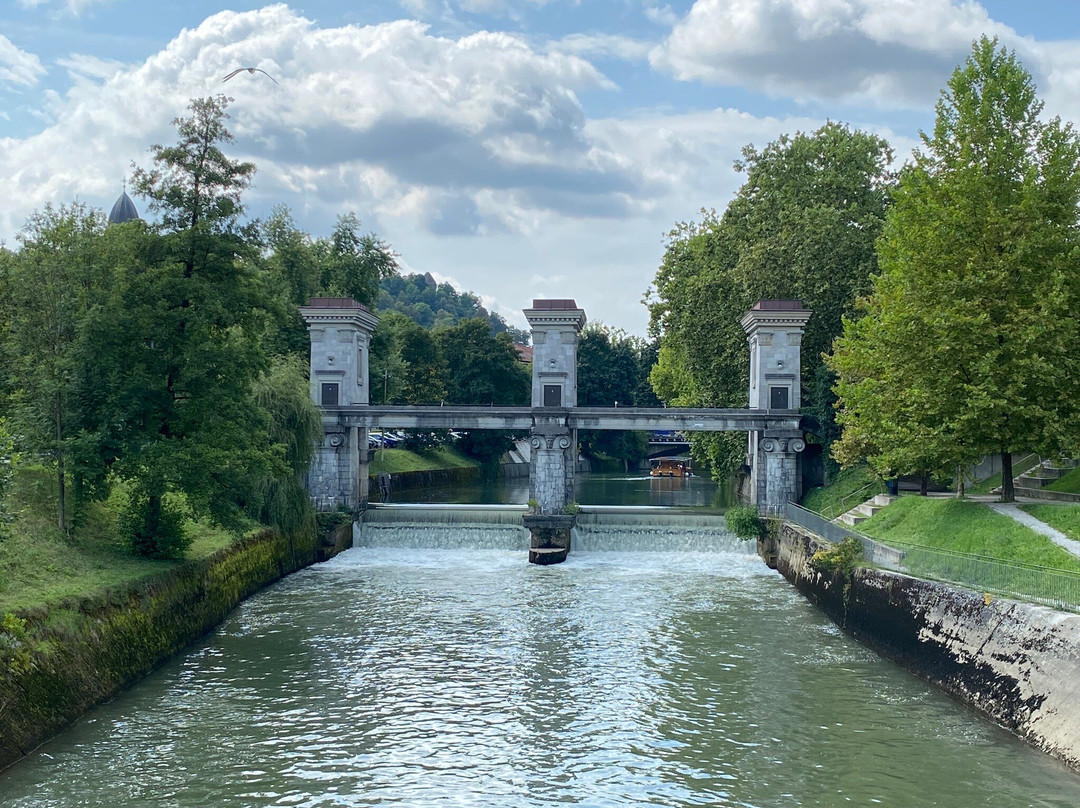 Ljubljanica River Barrier-卢布尔雅那必去景点