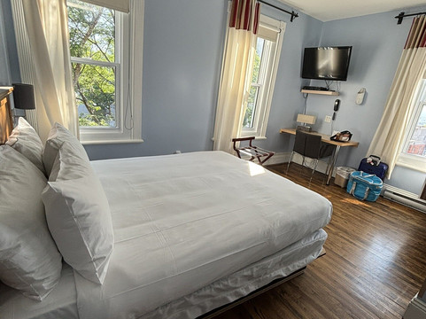 图雷尔城堡客栈主图