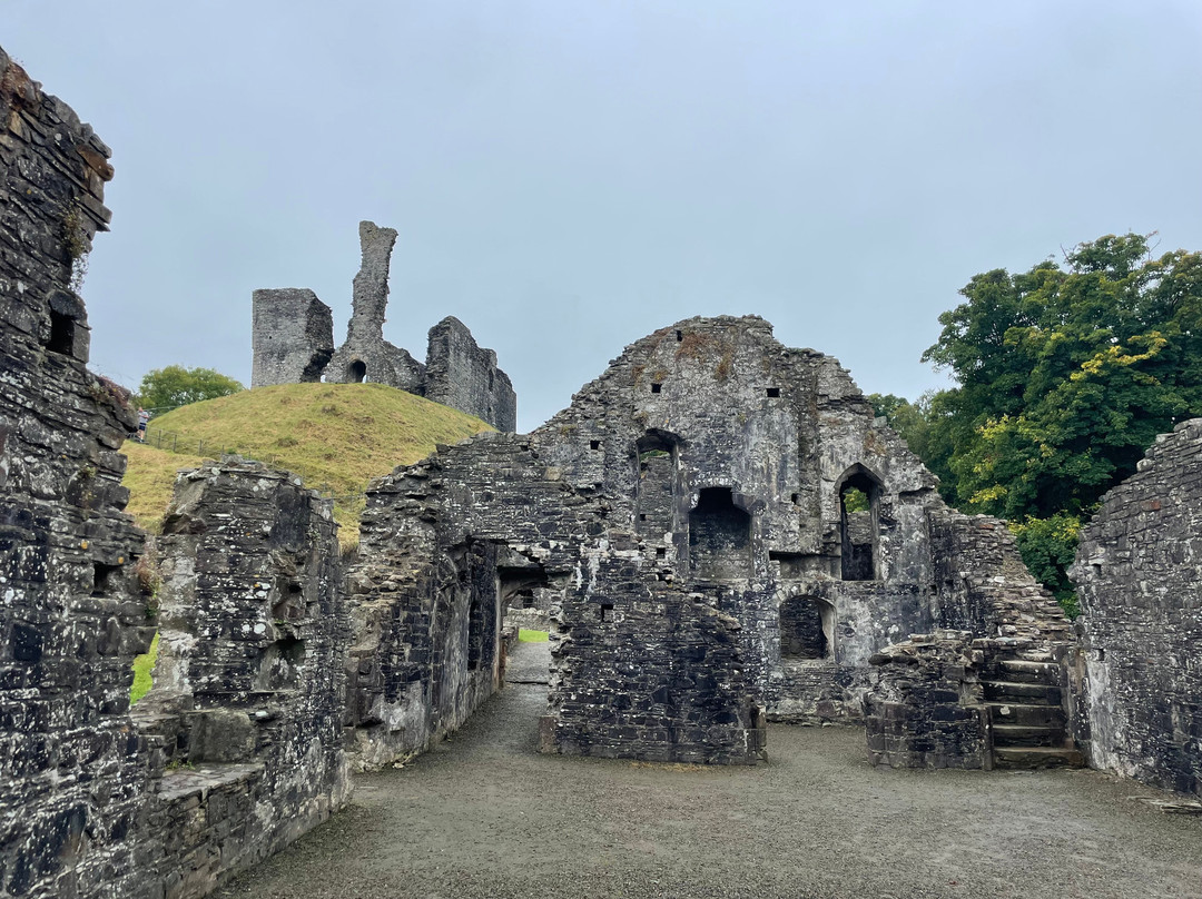 Okehampton Castle景点图片