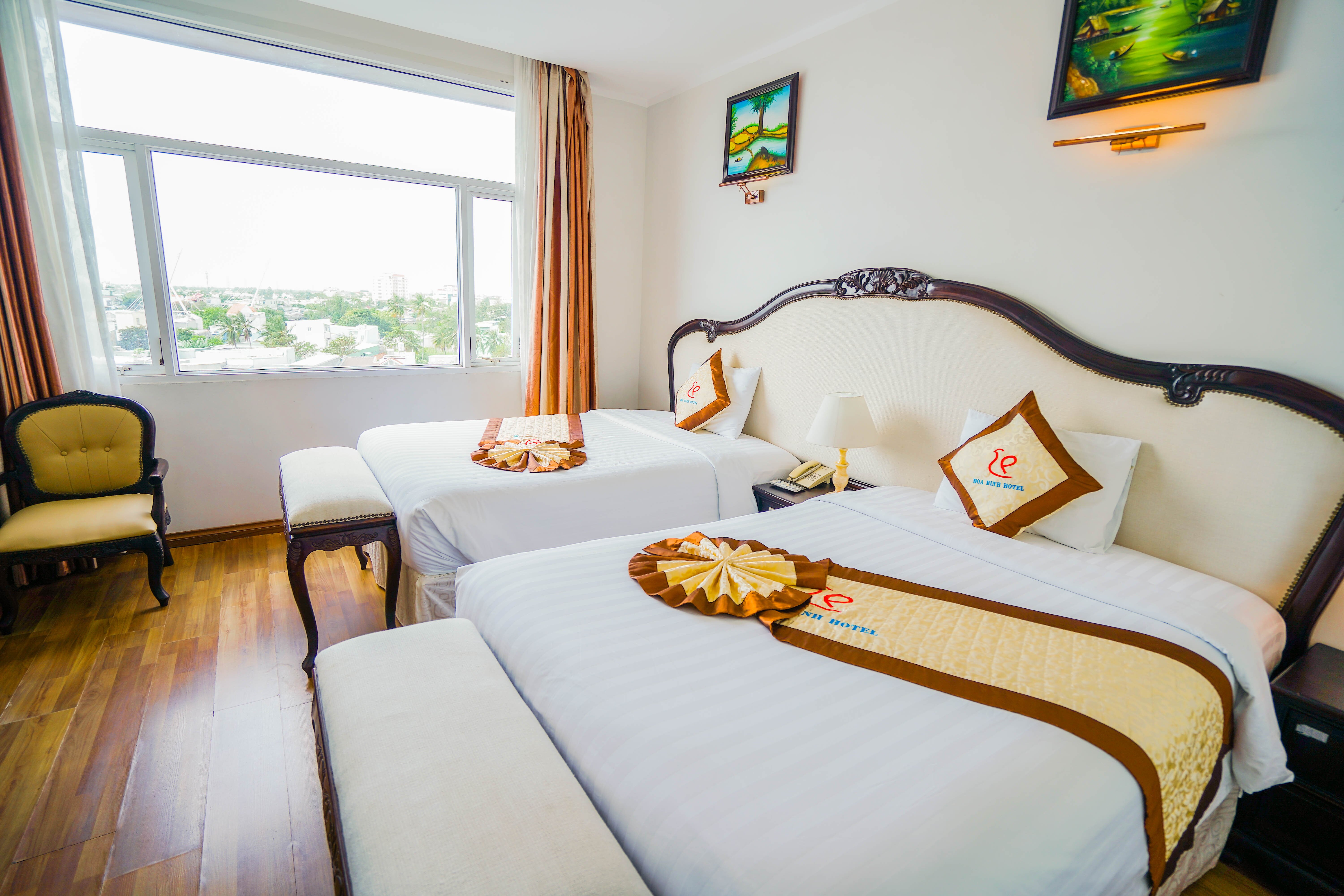 和平1酒店-客卧