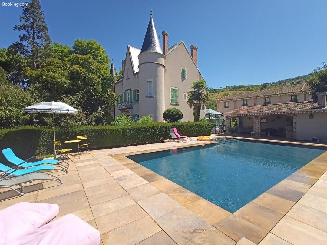 Au Fond de la Cour主图