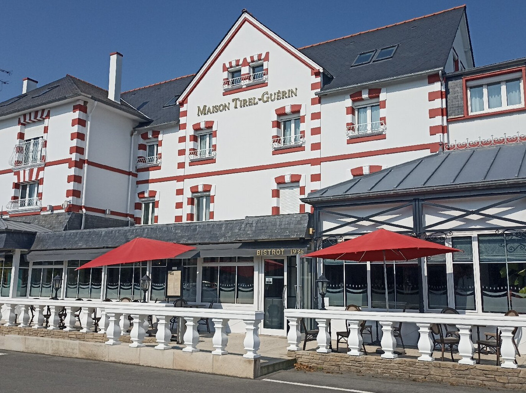 蒂雷尔格林家园酒店主图