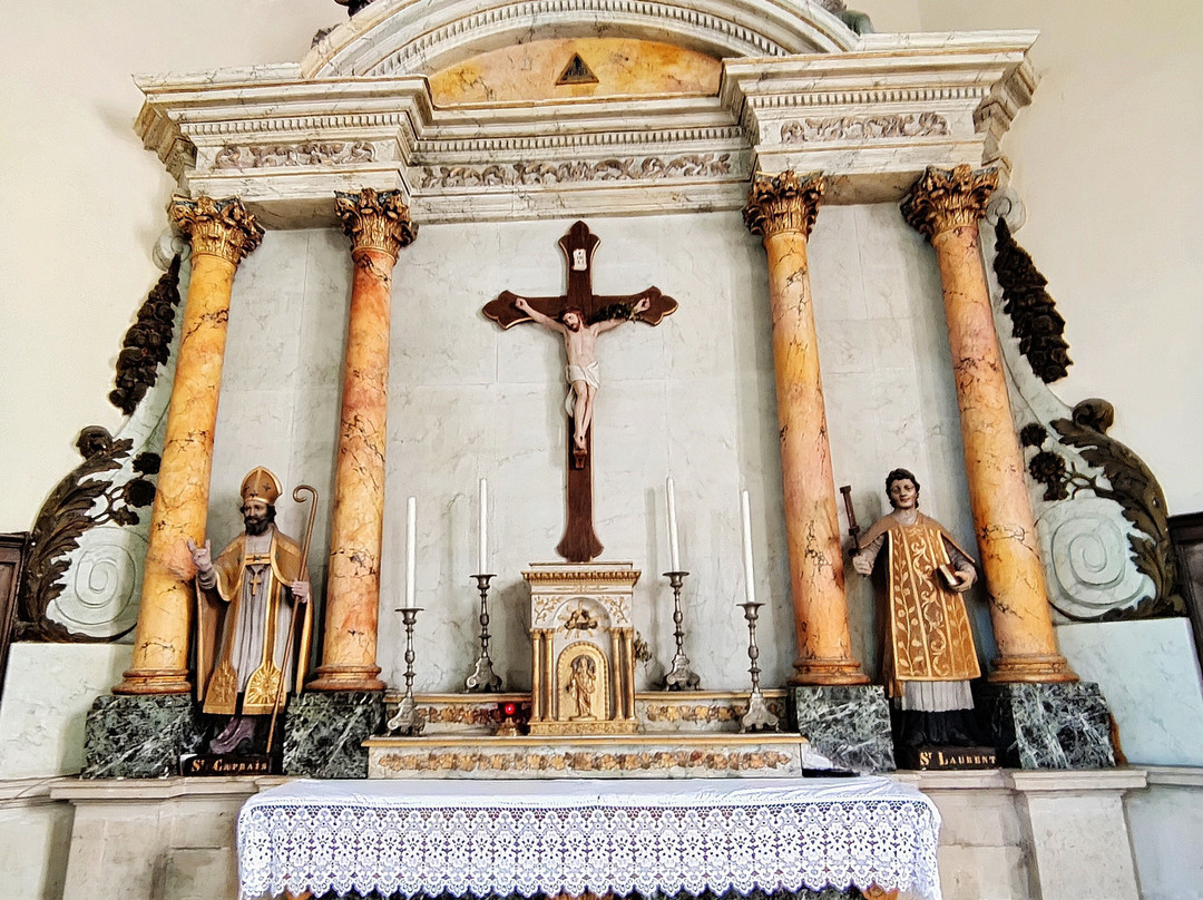Église Paroissiale  Saint-Caprais-伊瓦勒马龙必去景点