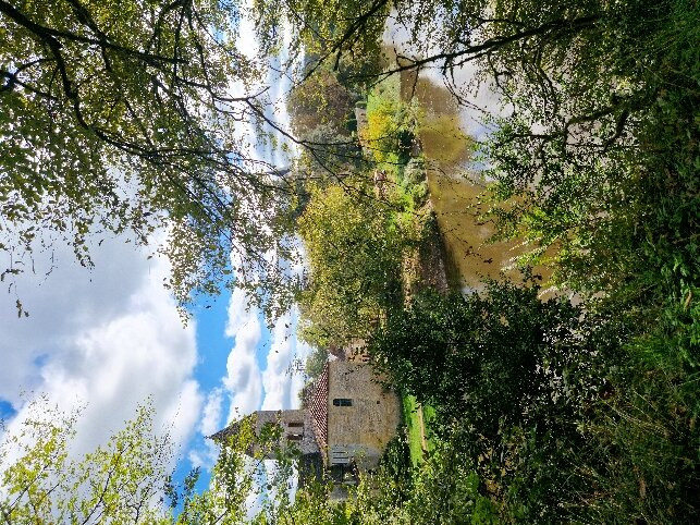 Au Pré des Sources主图