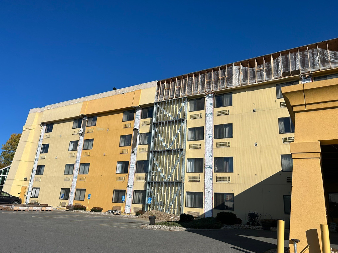 La Quinta Inn & Suites by Wyndham Plattsburgh主图