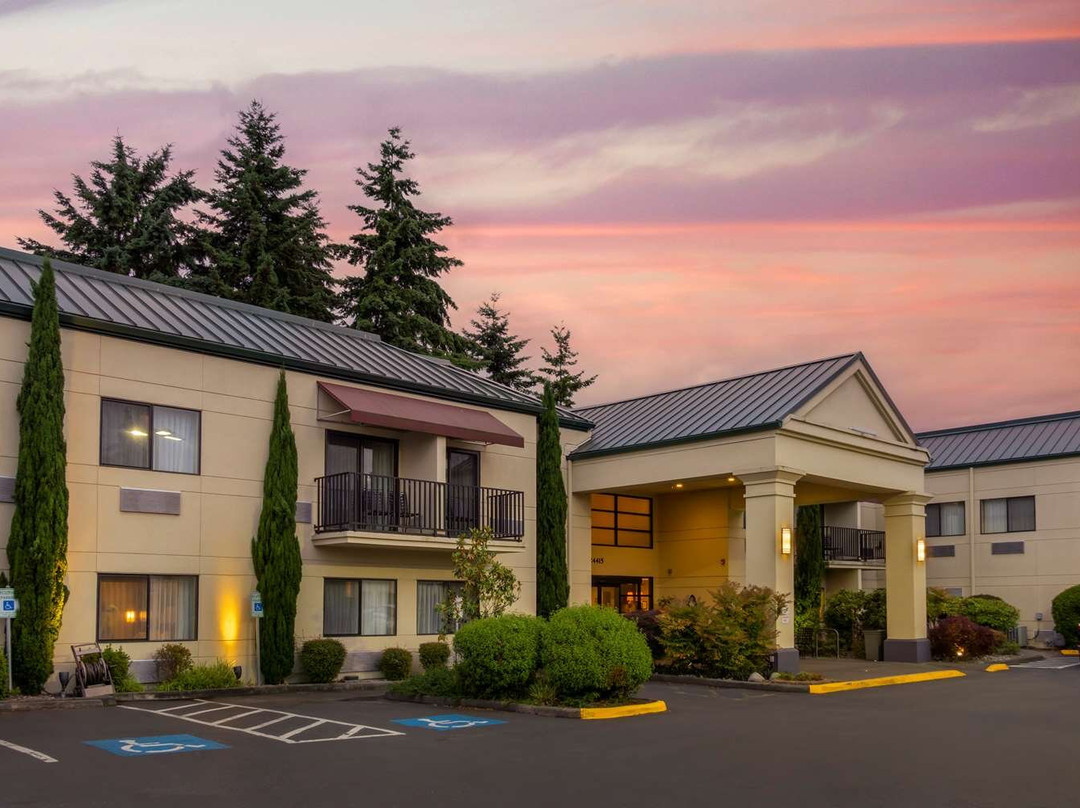 Best Western Plus Plaza By The Green主图