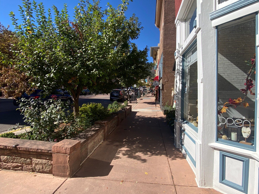 Manitou Springs Visitors Bureau-Manitou Springs必去景点