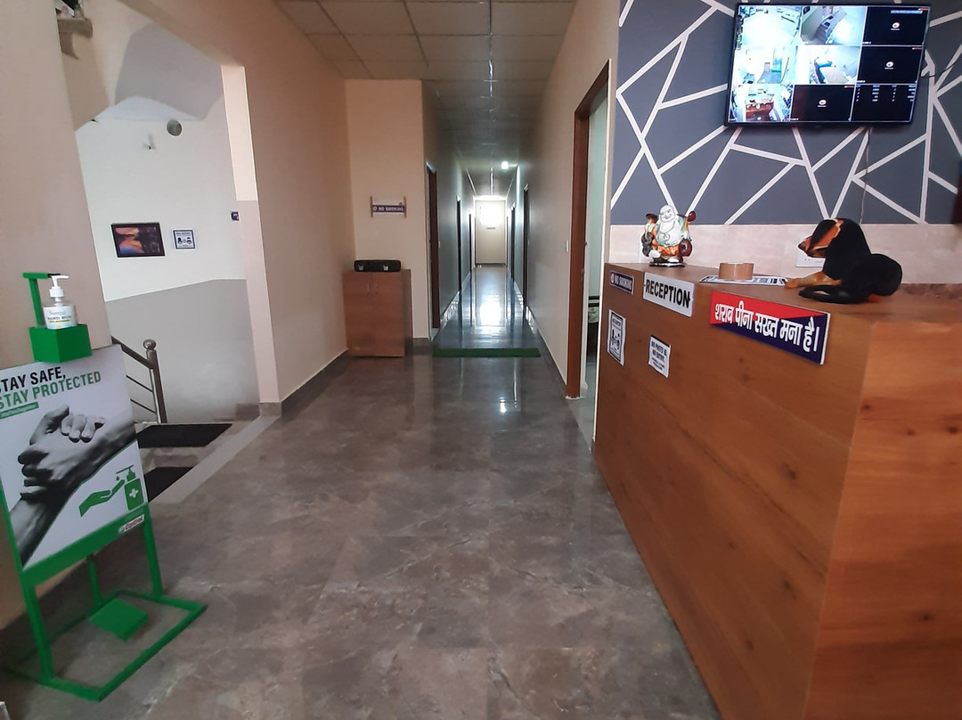 OYO 83498 The Hotel Malik