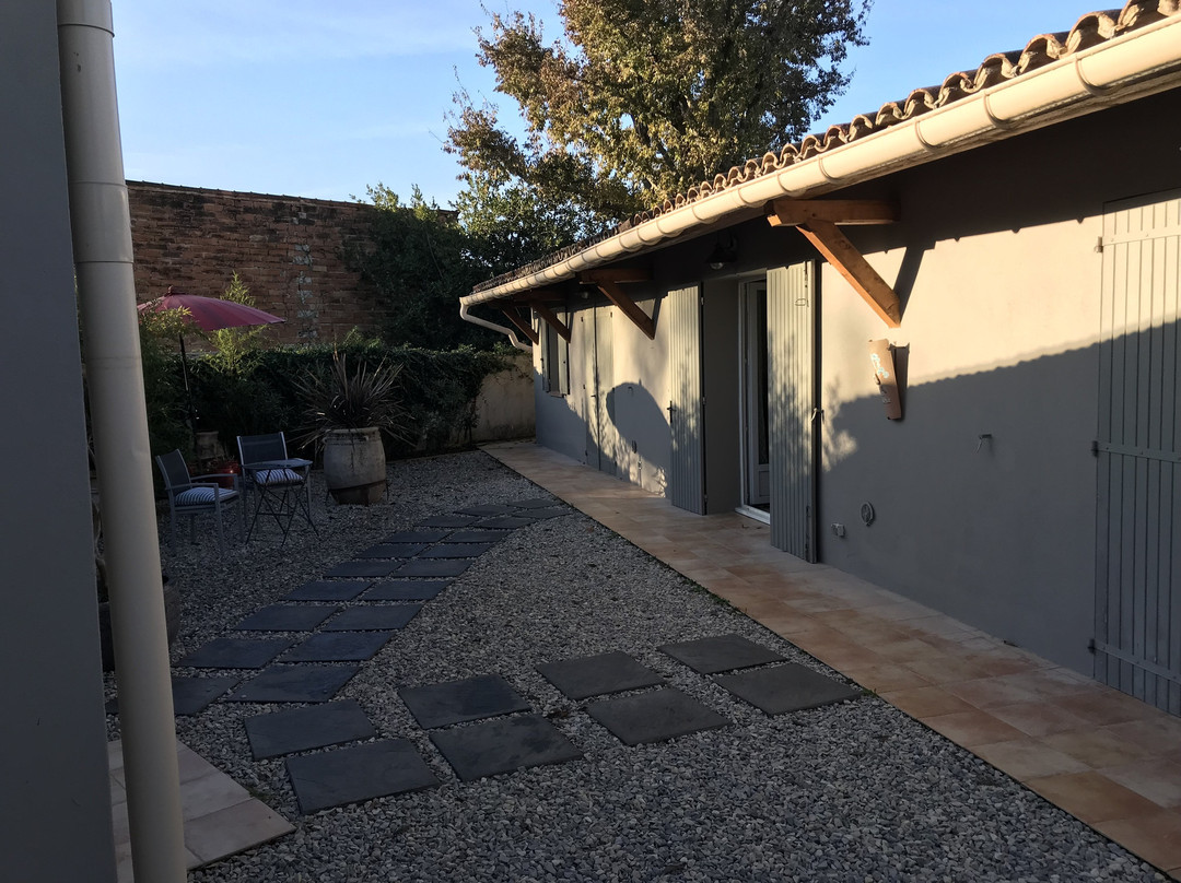 普罗旺斯翡翠酒店主图