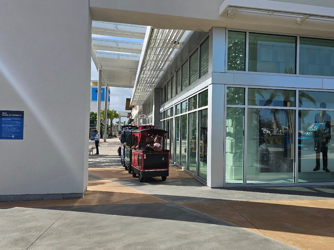 Tanger Outlets Daytona-代托纳比奇必去景点