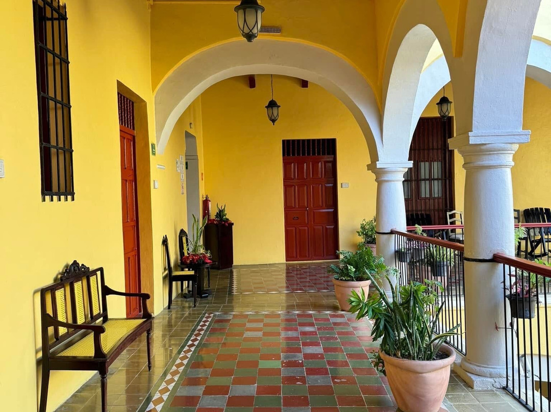 卡斯特尔玛酒店主图