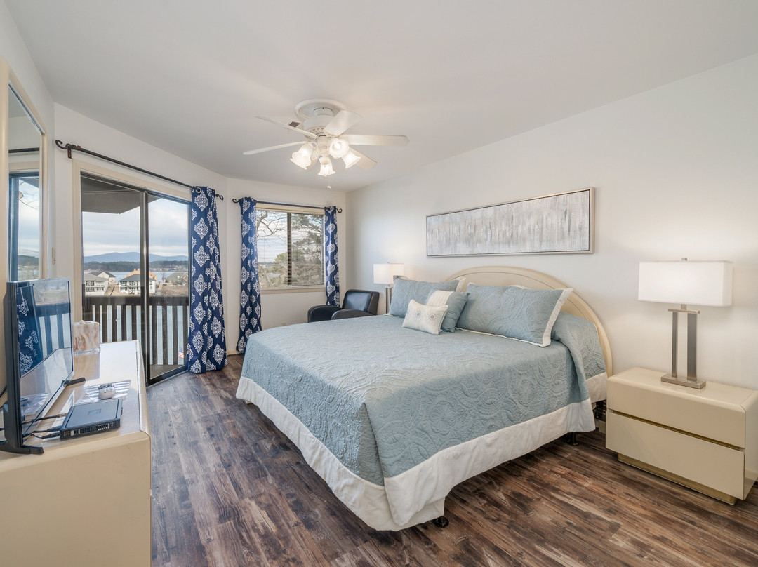 South Shore Lake Resort主图