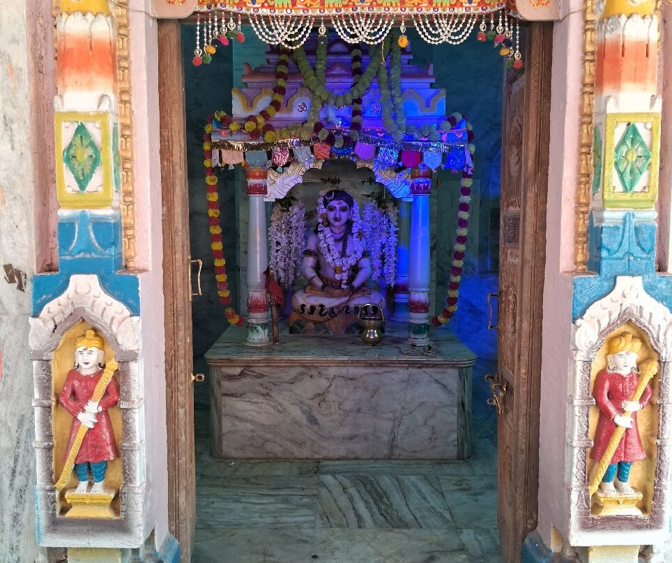 Bhartrihari Caves景点图片