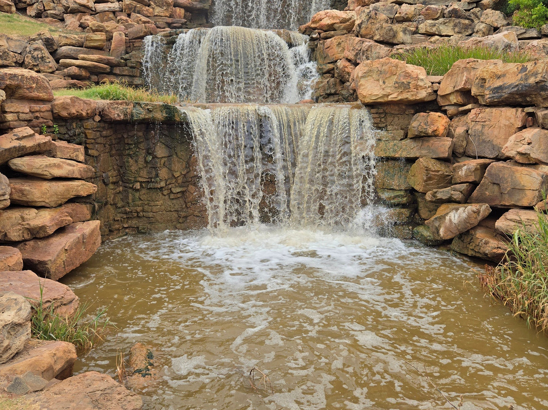 The Falls in Lucy Park景点图片