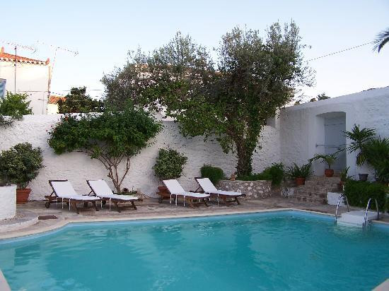 伊科诺姆公寓酒店主图