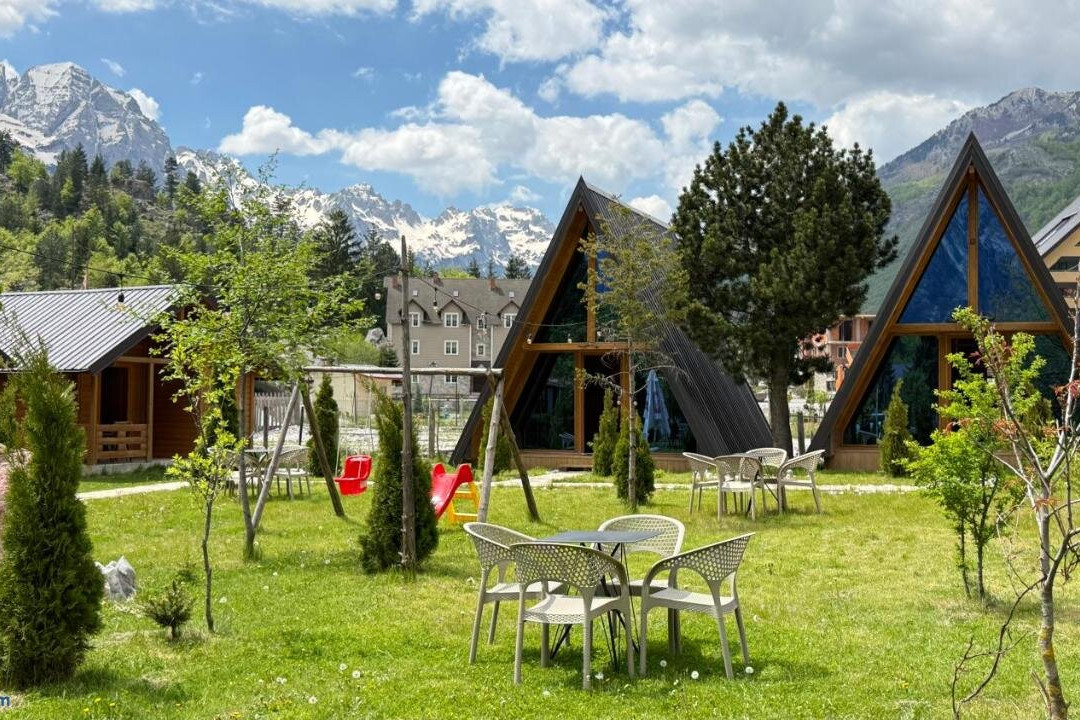 2E Villa's Valbone