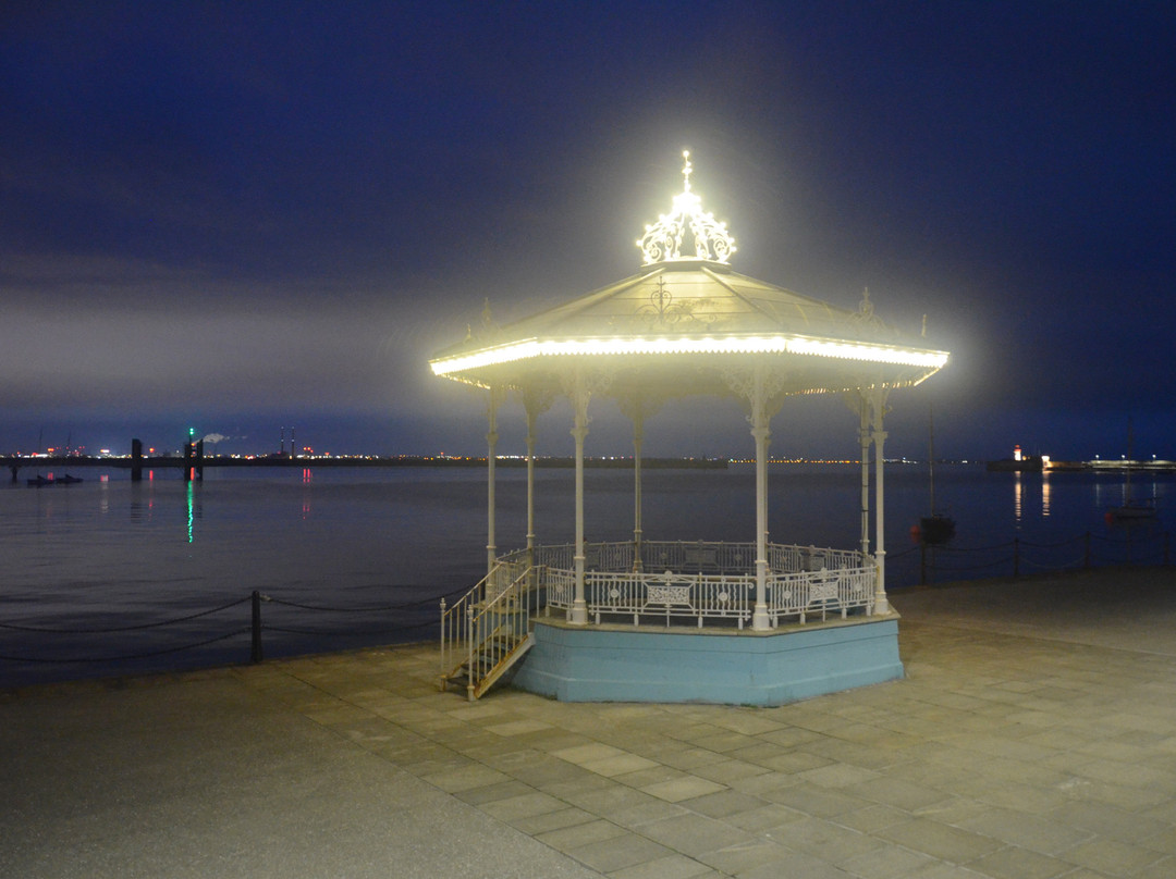 East Pier Bandstand-当莱瑞必去景点