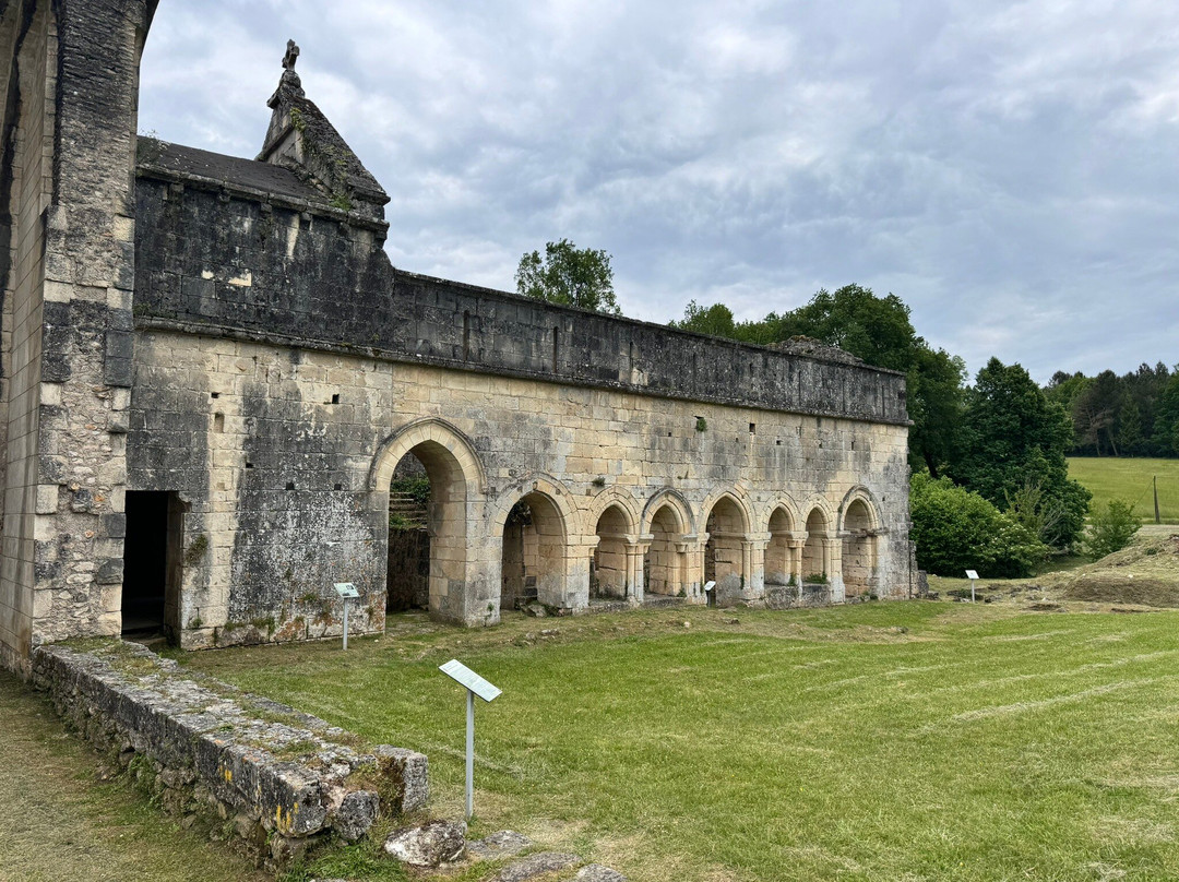 Abbaye de Boschaud-Villars必去景点