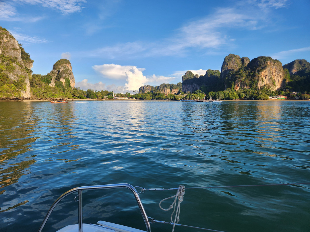 Simpson Yacht Charter景点图片